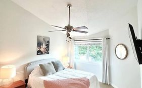 Modern Rocket City Condo -- 3 Min To Mid-City